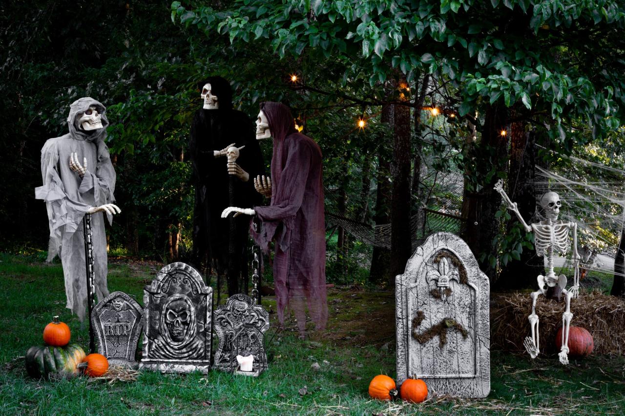 HalloweenDecor.jpg